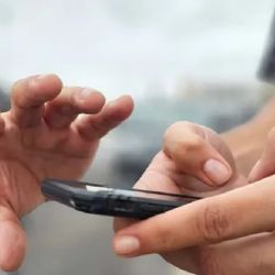 Patricia Bullrich presentó la línea para bloquear celulares robados