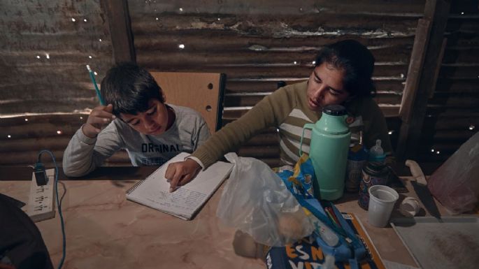 AUH y menos inflación, bajaron la indigencia y pobreza infantil en Mendoza