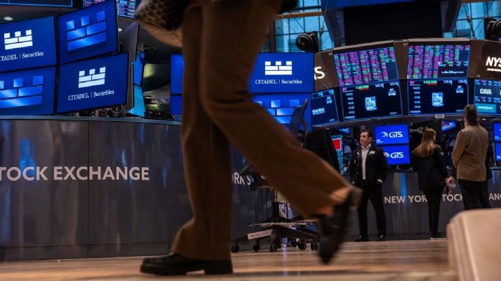 El Merval cerró con una caída de 3,29% y bonos en dólares en alza