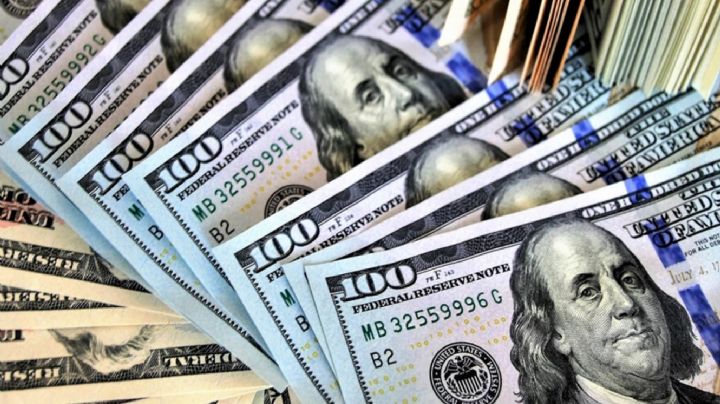 Bajó el dólar, el riesgo país y subieron las acciones