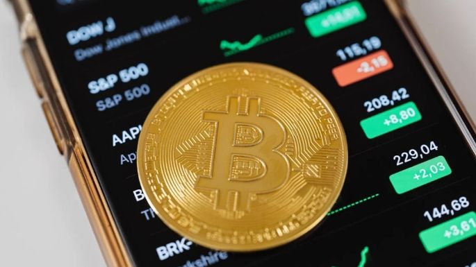 El Bitcoin supera los USD 103 mil, pero hay incertidumbre respecto a su futuro
