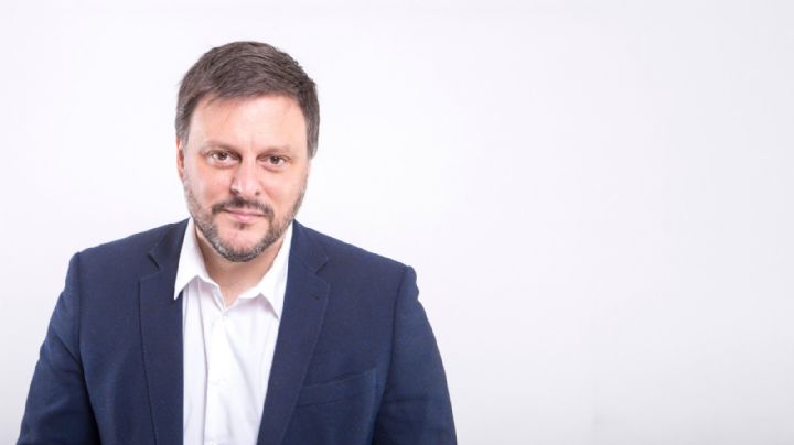 Santoro convocó a "peronistas, radicales, independientes y liberales"