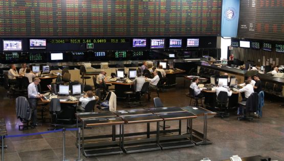 Reacción positiva en los mercados tras decisiones del Banco Central y el fallo contra Cristina