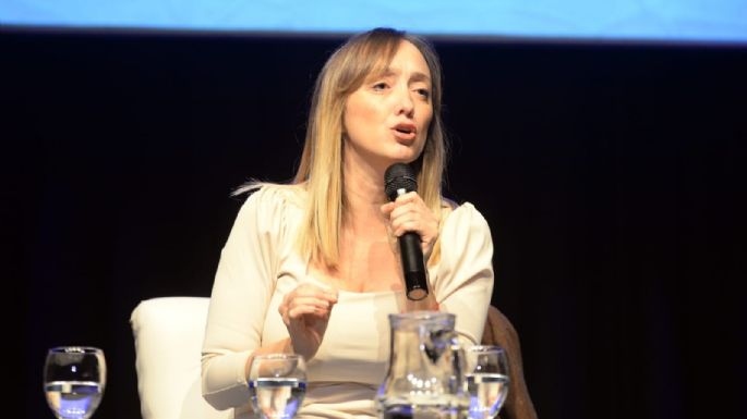 Para Anabel Fernández Sagasti, desdoblamiento de Kicillof dejó “sola” a CFK 