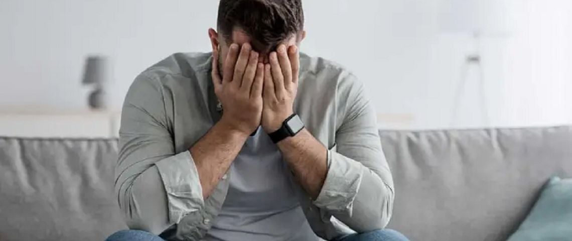 Caen los niveles de felicidad debido al estrés crónico laboral o burnout