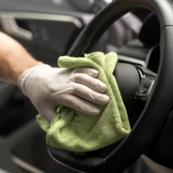 Combatiendo el olor a humedad en el auto: una solución fácil y efectiva