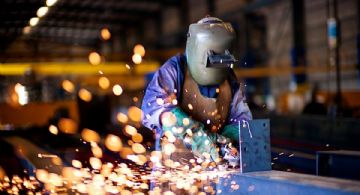 La industria metalúrgica cayó en abril y trabaja a menos del 50% de su capacidad
