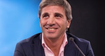 Caputo presionará a los empresarios para que aceleren las inversiones