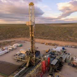 Vaca Muerta: YPF firmó acuerdo con empresa italiana para potenciar exportaciones 