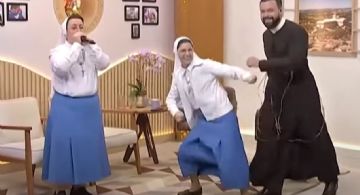 Dos monjas improvisaron una sesión de rap con beatbox incluído 