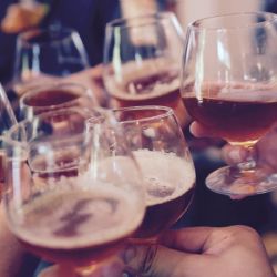 Una Asociación de Borrachos reclama por el aumento en el precio del alcohol