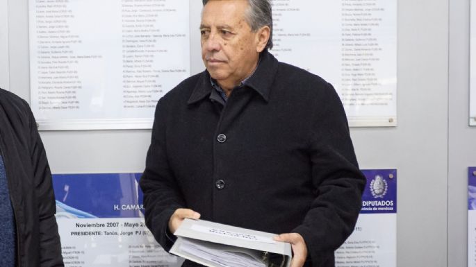 Perforaciones en zona restringida: Marinelli irá a la Legislatura