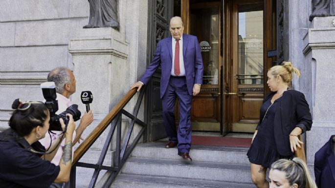 Francos va al Senado para dar su informe de gestión