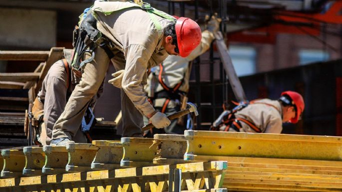 En abril, los salarios registrados subieron menos que la inflación