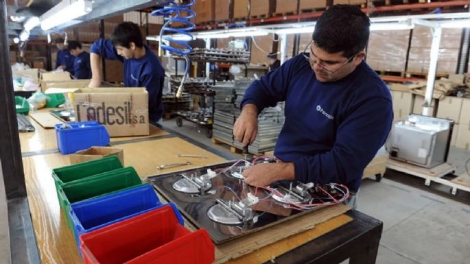 En abril, los salarios registrados subieron menos que la inflación