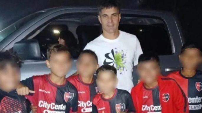 Newell’s suspendió a seis niños por sacarse una foto con un jugador de Rosario Central