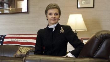 YPF: Preska insiste en solicitar comunicaciones de funcionarios y ex funcionarios argentinos