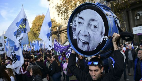 El colectivo Ni Una Menos, científicos y jubilados marcharon al Congreso