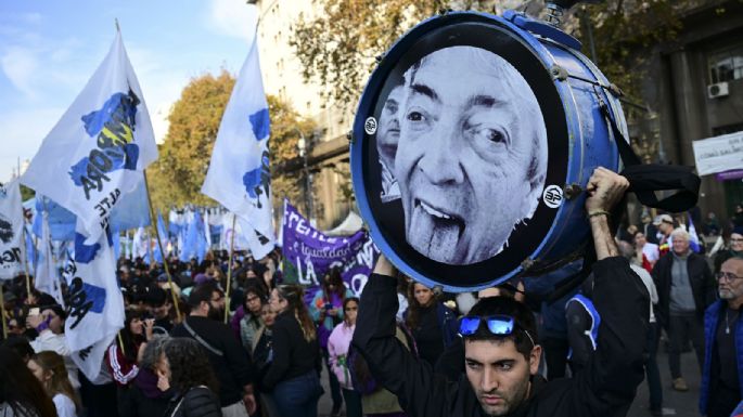 El colectivo Ni Una Menos, científicos y jubilados marcharon al Congreso