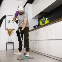 Consejo clave para limpiar el porcelanato y no dejar vetas