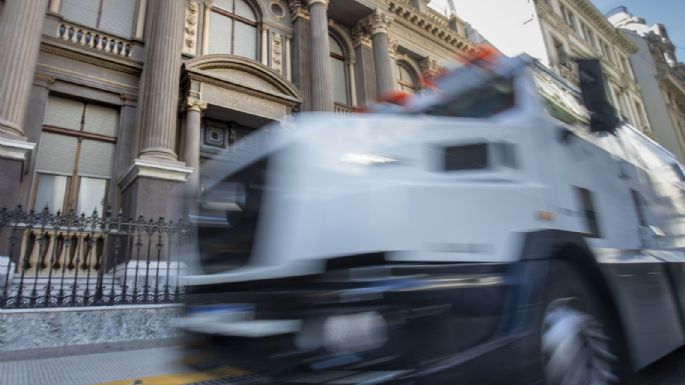 Bancos anuncian un beneficio para transferencias de dólares desde el exterior