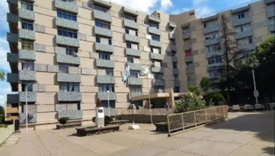 Dos niños están graves tras caer en una pileta