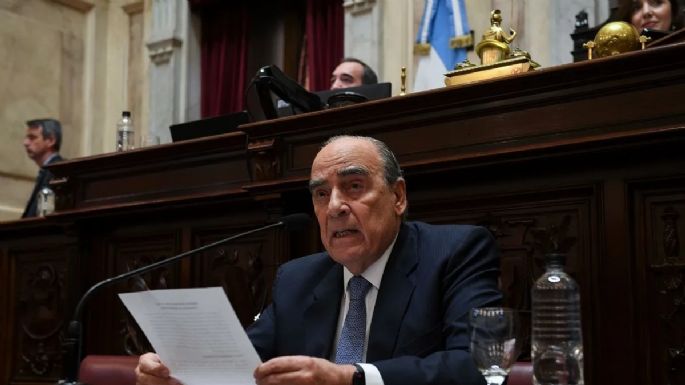 Tras los insultos, Francos no irá al Senado