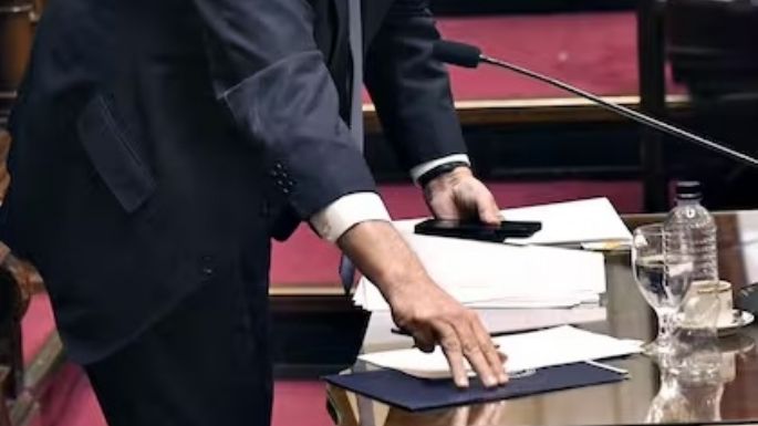 Tras los insultos, Francos no irá al Senado