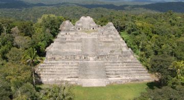 Descubren la tumba del primer rey del Imperio Maya