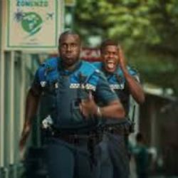 "Casi policías", la nueva y disparatada comedia de Netflix
