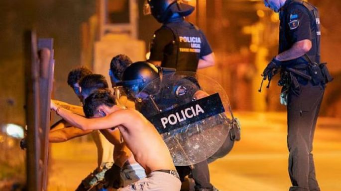 Horror: grupos de extrema derecha salen a "cazar" inmigrantes