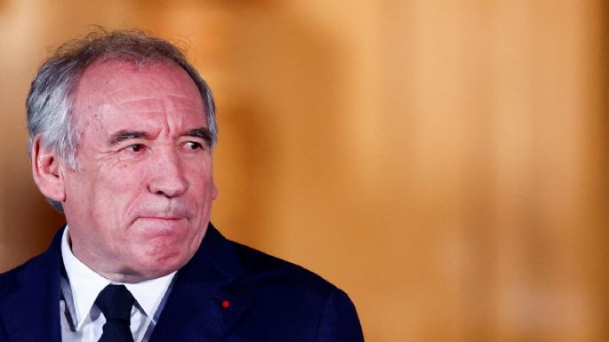 Francia presenta agresivo plan de ajuste fiscal para reducir el déficit