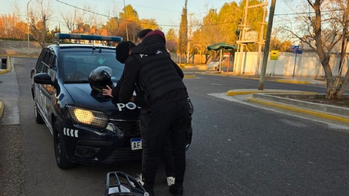 Una banda de ocho menores asaltó e hirió a un adolescente en el Parque Central 