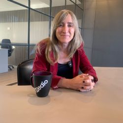 "La imagen de Cornejo está en declive y está desesperado por acordar con Milei"