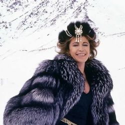 El otro tapado que usó María Julia Alsogaray cuya historia se conoció gracias al serie Menem 