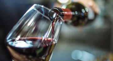 Según un estudio el vino tinto tendría un impacto positivo contra el estrés y la depresión 