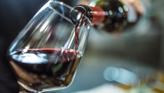 Menos vino popular, más botella: el consumo se reacomoda en tiempos de crisis