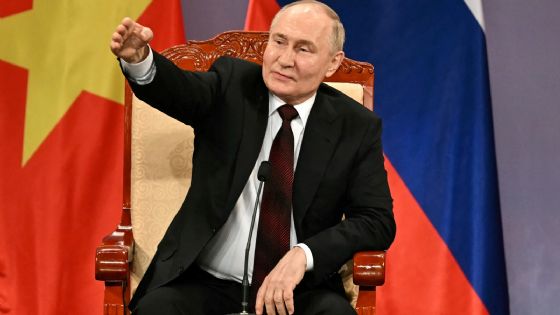 El video que despertó todo tipo de hipótesis sobre la salud de Putin