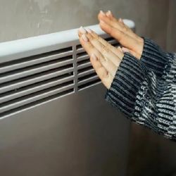 Congelados por Milei: el impacto de eliminar la Ley de Zonas Frías