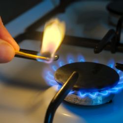 Oficial, un solo organismo controlará la luz y el gas