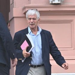 A pesar del escándalo, Milei sostiene a Cúneo