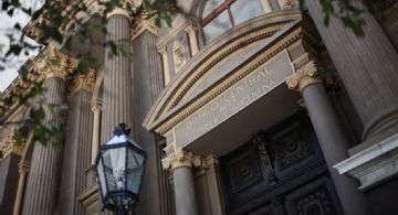 El dólar comenzó la semana en alza y cerró a $1.495