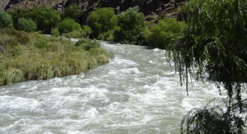 Ahora alertan por pozos dados en el río Tunuyán superior