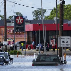 Inundaciones en Texas: críticas a Trump por recortes