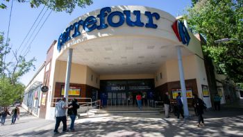 Suspendieron la venta de Carrefour en la Argentina