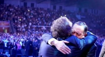 El pastor amigo de Milei y el "milagro" de los 100 mil pesos que se convirtieron en dólares