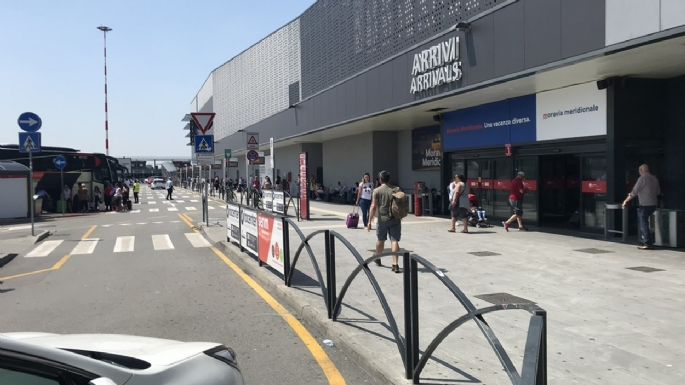 Un hombre murió este martes al ser absorbido por el motor de un avión