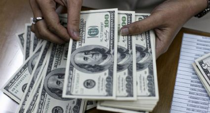 Volvió a bajar el dólar oficial