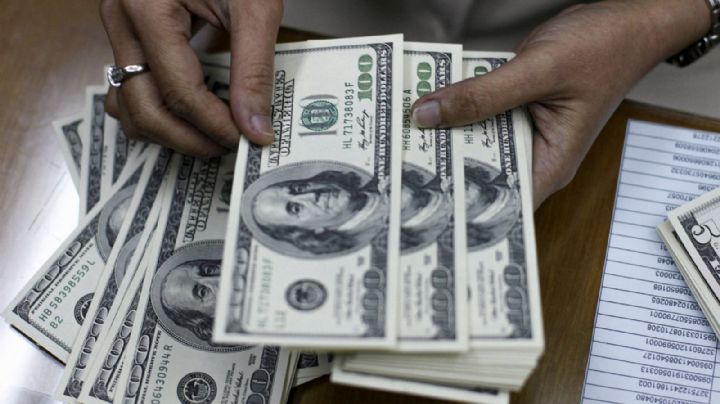 El dólar oficial cerró en alza en el inicio de semana 