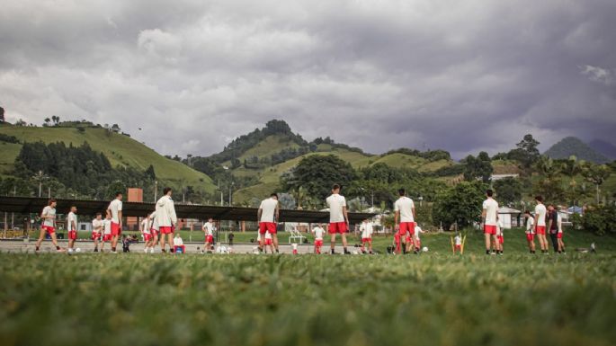 Huracán visita a Once Caldas en busca de ventaja